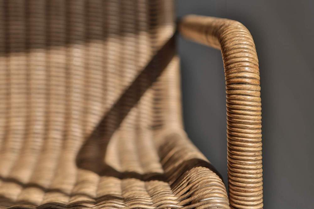 Barbora Sacher: Africká kancelář, Detail výpletu židle